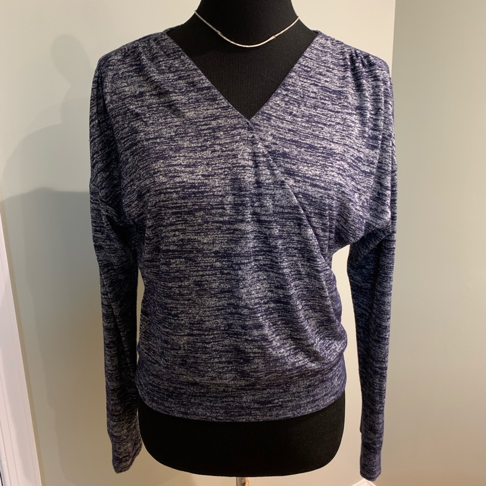 Cute sweater —band at waist